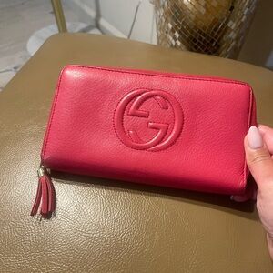 Gucci Pink Leather Zip Wallet